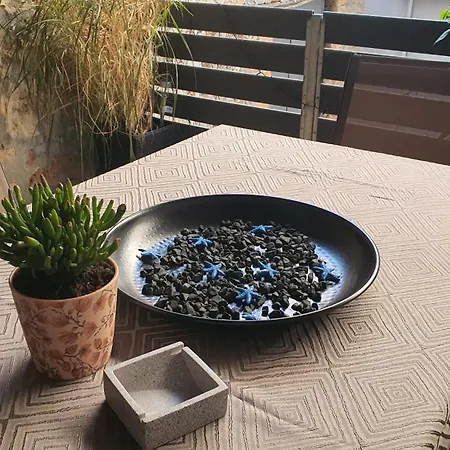 Black Apartment *