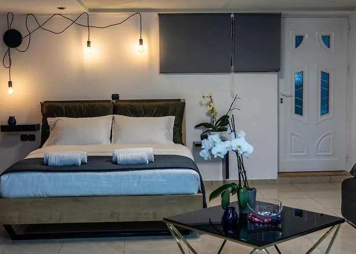 アパート Black ハニア